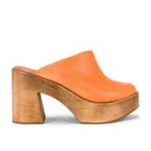 FREE PEOPLE SUKI CLOGS SIZE 6